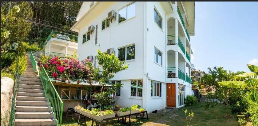 Manfiyo Guest House Anse Boileau ภายนอก รูปภาพ