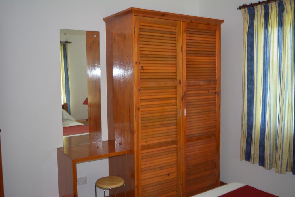 Manfiyo Guest House Anse Boileau ภายนอก รูปภาพ