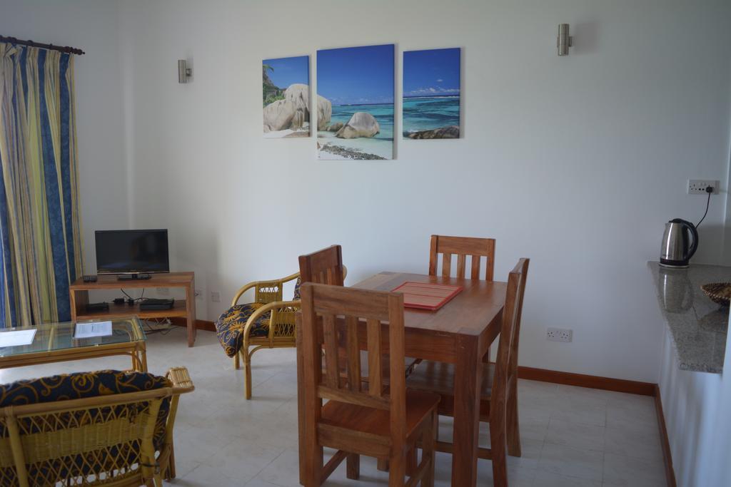 Manfiyo Guest House Anse Boileau ภายนอก รูปภาพ